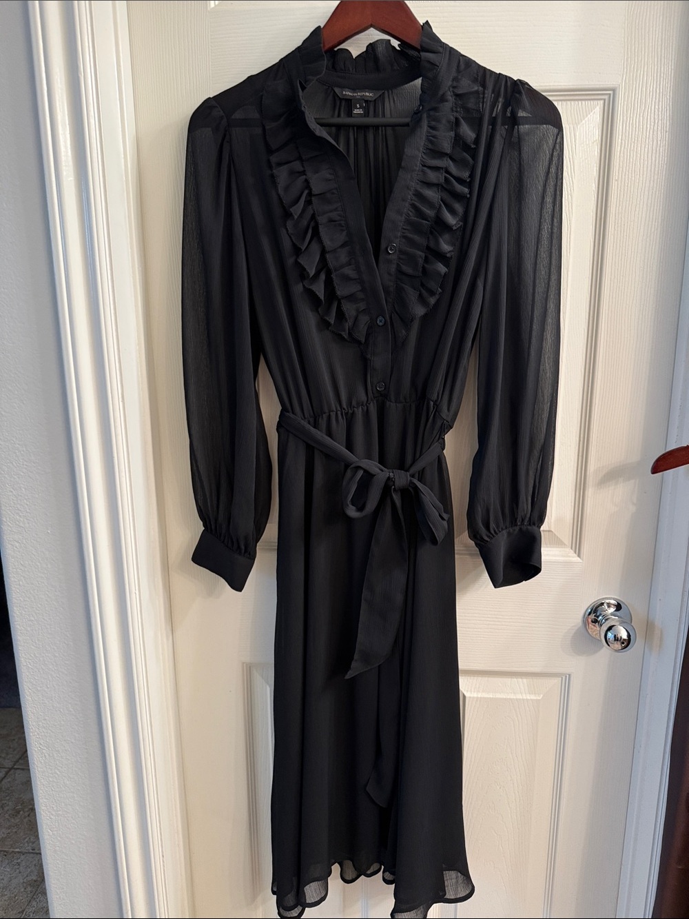 Banana Republic Black Ruffled V-Neck Long Sleeve Tie-Waist Dress